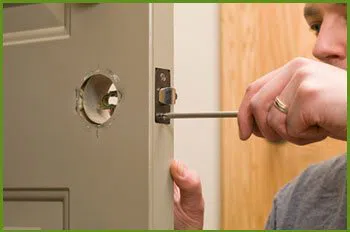 Neighborhood Locksmith Services Kansas City, MO 816-826-3127 - 13-lock-replace
