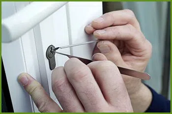 Neighborhood Locksmith Services Kansas City, MO 816-826-3127 - 3-cheap-locksmith-near-me